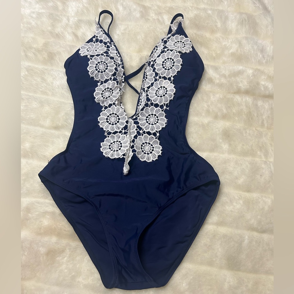 Women’s bath suit